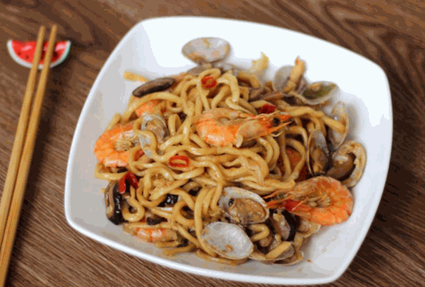 面小蟹海鲜焖面